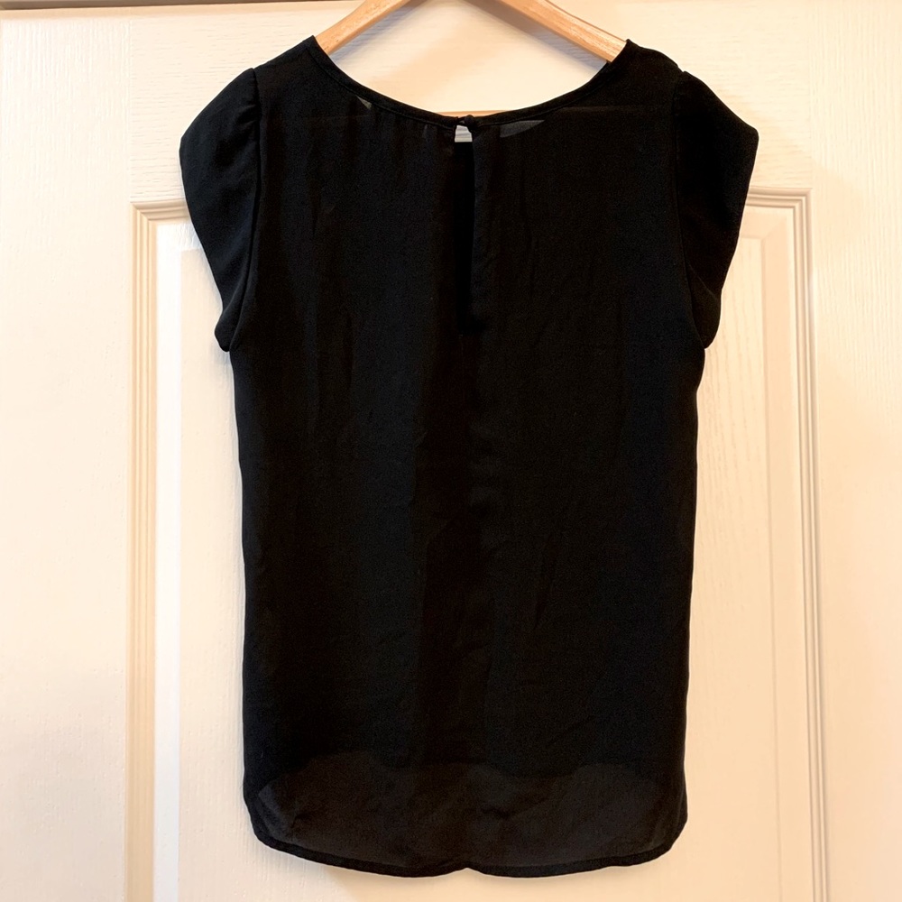Smart Set Blouse - Picture 2 of 5